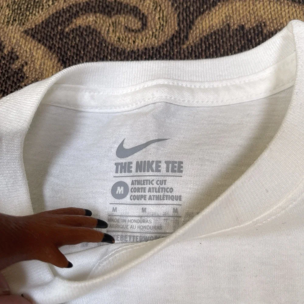 Nike T-Shirt Womans USA Soccer 2015 Victory Logo Youth Size Medium New Marks